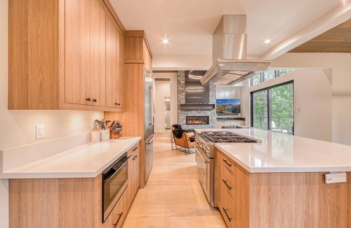 Alpine Meadows House | Shining Creek at Alpine Meadows by Tahoe Getaways - 4 BR w Creek Views, Hot Tub & Ski Shuttle!