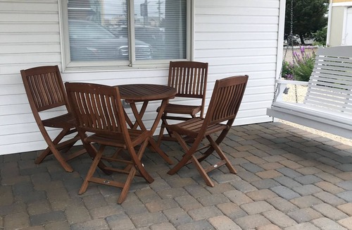 Ship Bottom House | Ship Bottom LBI.Easy on and off Island.5 min walk to the beach