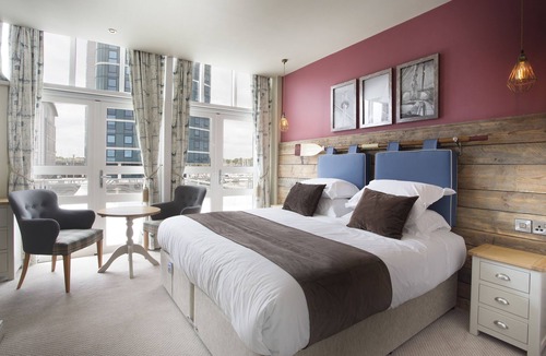 Chatham Hotel | Ship & Trades