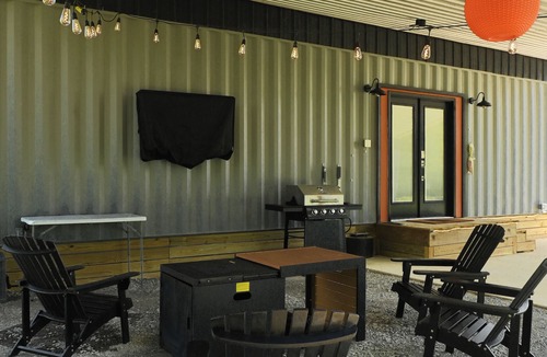 Arab Cabin | Shipping Container-6 Min to the Lake-Angler & Stargazer Getaway + Boat Parking