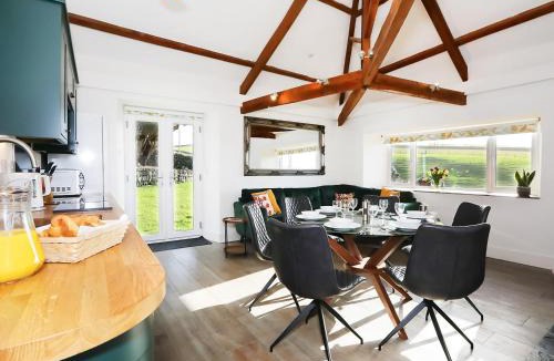 Barnstaple House | Shippon - Ukc9529