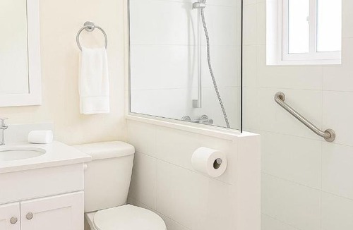 New Kingston Hotel | Shirley Retreat