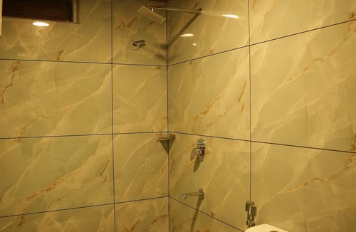 Devikolam Hotel | Shola Heaven