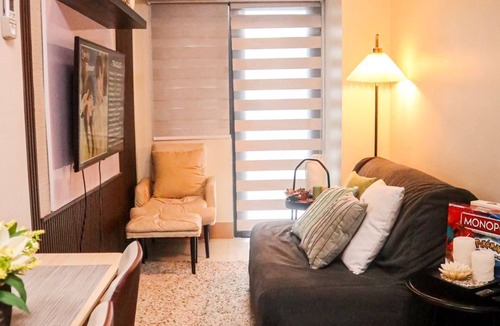 Barangay 76 Condo | Shore 3 Residences Tower 2, Luxury Stay w/Lap Pool 1 Double Bed, 1 Sofa Bed