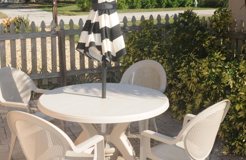Laurel Villa | SHORE ACRES- Less than a mile to Nokomis Beach