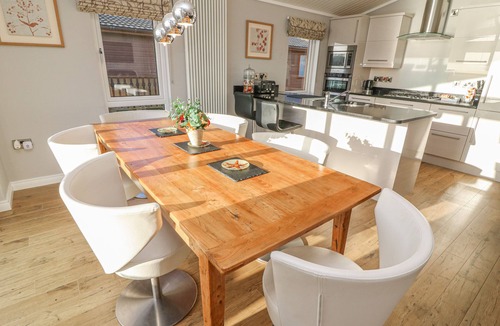 Warton Cottage | SHORE BEATS WORK - CAPENWRAY 10 in South Lakeland Leisure Village