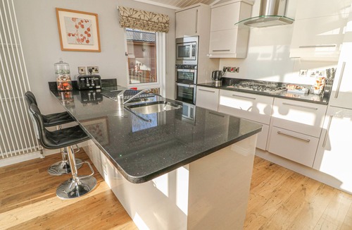 Warton Cottage | SHORE BEATS WORK - CAPENWRAY 10 in South Lakeland Leisure Village