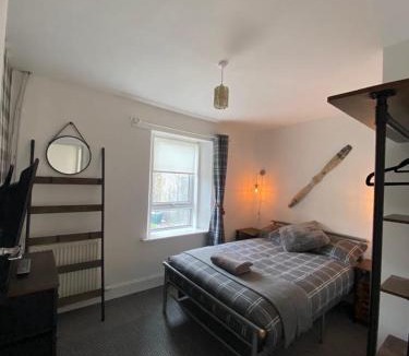 Girvan House | Shore Cottage