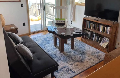 Dennisville House | Shore cottage steps away from warm sandy feet
