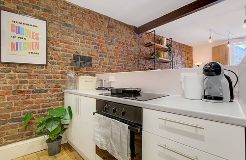 Shoreditch House | Shoreditch Townhouse, Near Tube | Wi-Fi | Smart TV