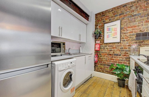 Shoreditch House | Shoreditch Townhouse, Near Tube | Wi-Fi | Smart TV