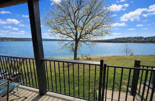 Kimberling City Condo | Shorefront Escape at TRL