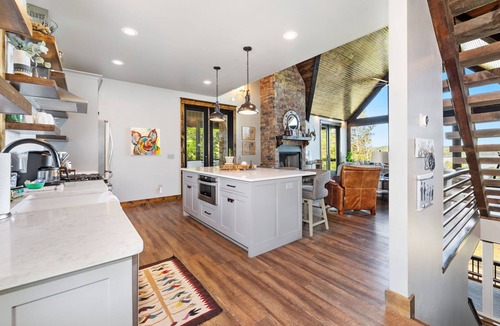 Rogers House | Shoreline Splash-Easy Access to Beaver Lake-Kayaks