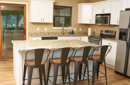 Bal Habor Ski Chalet | Shoreline View Corporate Rental - Close to I-75 & Downtown "Nooga