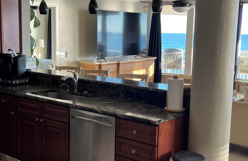 Daytona Beach Shores Condo | Shores Club 407-Owner Managed-Pool-Available weekly 8/29-9/12; 9/19-26; 10/3-10
