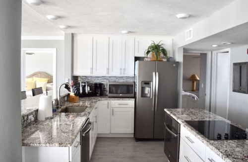 Daytona Beach Shores Condo | Shores Club 201-Owner Managed-Pool-Available 8/29-9/5; 9/19-26; 10/3-10