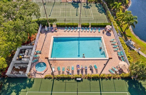 Trailer Estates House | Shorewalk Villa