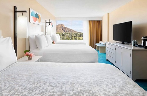 Waikiki Hotel | Short Distance From The Well Known Sites! 2 Family-friendly Units, Pool