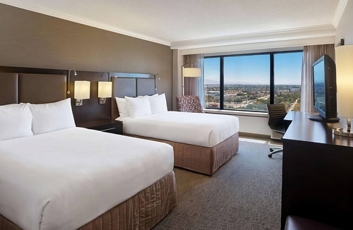 Milpitas Hotel | Short Drive to Nearest Local Vineyard ! 3 Family-friendly Units! Fitness Center!