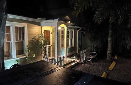 St. Augustine Cottage | Short driving distance from St. George's shopping and the serene Vilano Beach