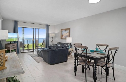 Port Richey Condo | Short term, long term rental welcome.90 day minimum stay on the Gulf.