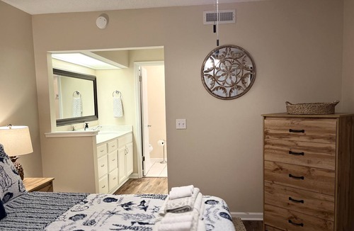 St. Simons Island Condo | Short Term or Long Term…you will love this condo 🤩