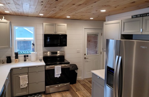 South Haven House | Short walk to town and beaches!