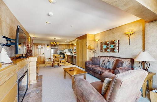 Big Sky Apartment | Shoshone 1930