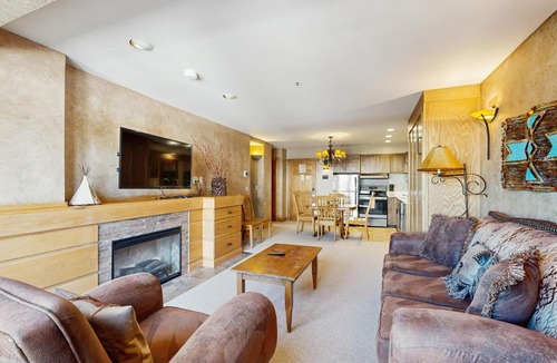 Big Sky Apartment | Shoshone 1930