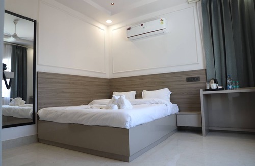 Sirsa Hotel | Shreeja Central