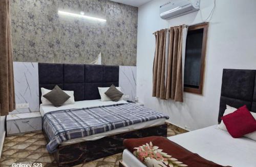 Mathura Hotel | Shri Krishna Niwas