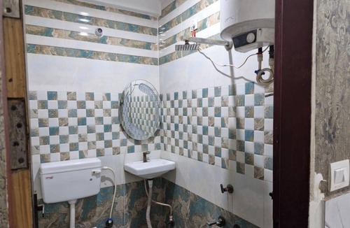 Mathura Hotel | Shri Krishna Niwas