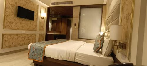 Thane Hotel | Shubham Comforts