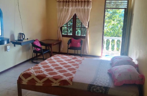 Tuk Tuk House | Sibayak Guesthouse