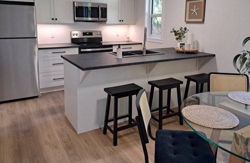 Sicamous Apartment | Sicamous Upper Suite - Licensedn