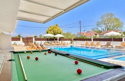 Sidari Villa | Sidari Beach Villa with private pool by DadoVillas