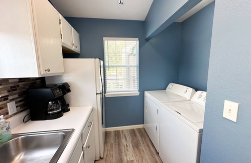 Reeds Spring Condo | Side by Side Condos Walk-in Lake View Top Floor Next to SDC