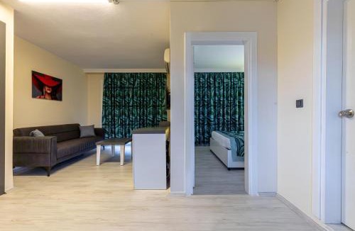 Side Bed & Breakfast | Side Meryam Suit Deluxe Hotel