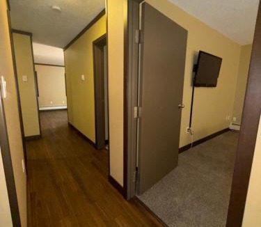 Wetaskiwin Hotel | Siding 16 Lodge
