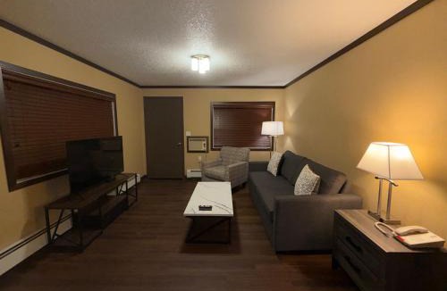 Wetaskiwin Hotel | Siding 16 Lodge