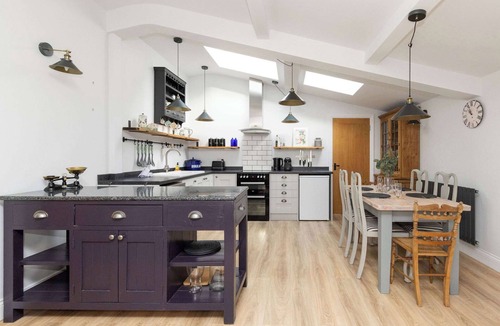 Sidlesham House | Sidlesham Hideaway, Logburner & Garden
