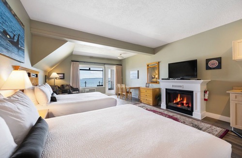 Booktown Hotel | Sidney Waterfront Inn & Suites