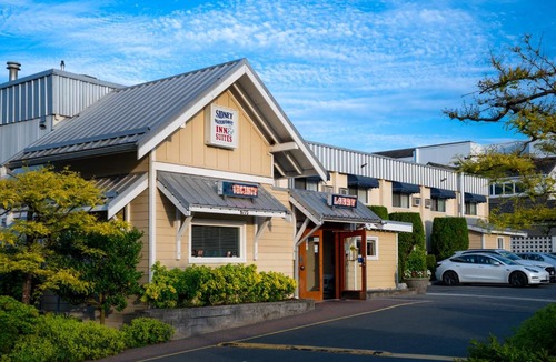 Booktown Hotel | Sidney Waterfront Inn & Suites