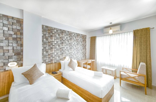 Kaloor Hotel | Sidra Pristine Hotel & Portico Halls