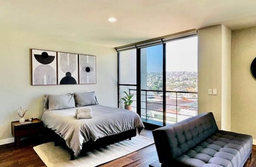 Avenida Revolucion Apartment | SIE7E by Cosmopolitan Tijuana