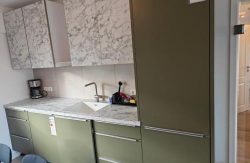 Geisweid Apartment | Siegen 2 - Geisweid Work and stay Neu Modernisiert 3 Schlafzimmer Badezimmer Wohnzimmer Balkon