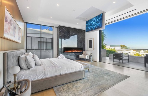 The Bird Streets Villa | Sierra Mar