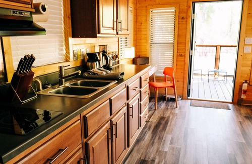 Ahwahnee Cabin | Sierra Meadows