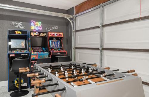 Yosemite Forks House | Sierra Mountain Escape - Brand new spa/game room