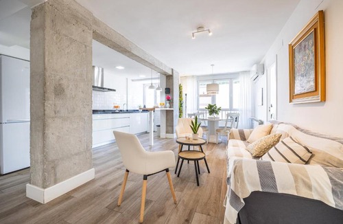 Zaidin Apartment | Sierra Nevada Views Sunny Spacious Renovated